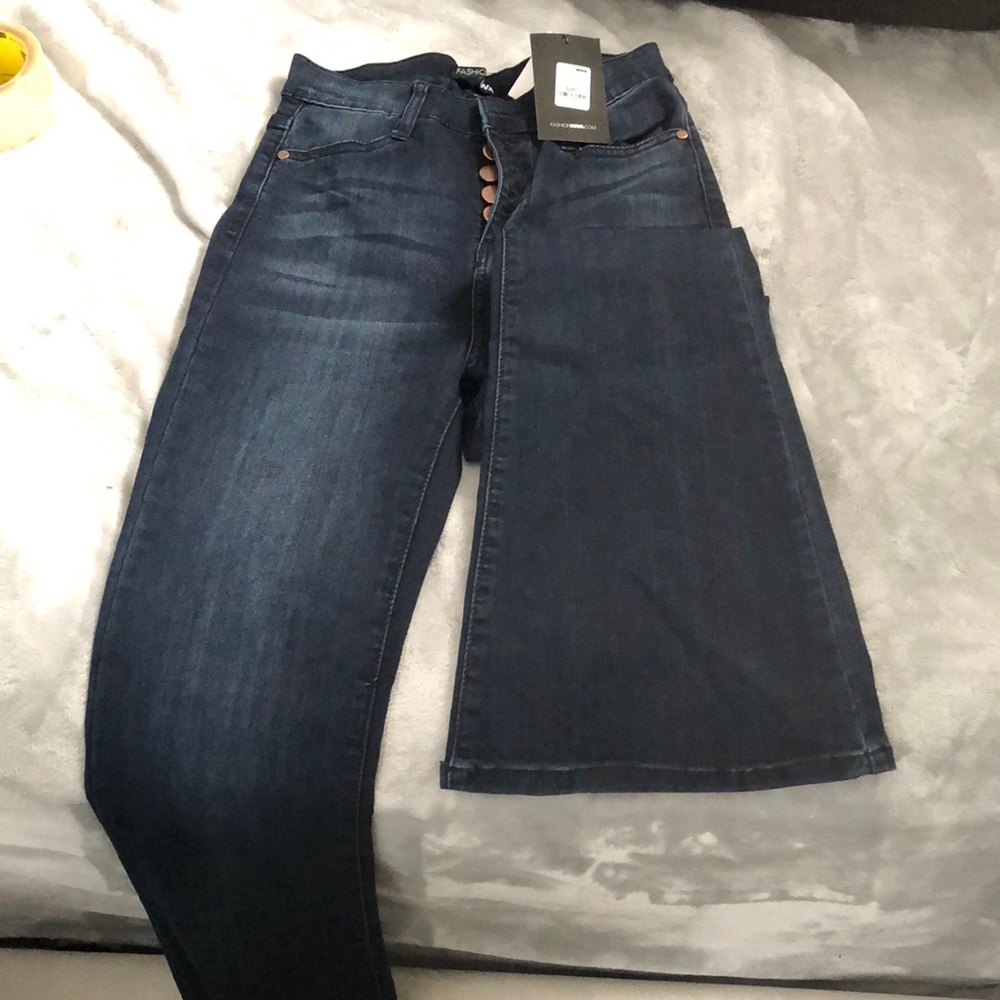 Fashion Nova Flared Jeans 👖